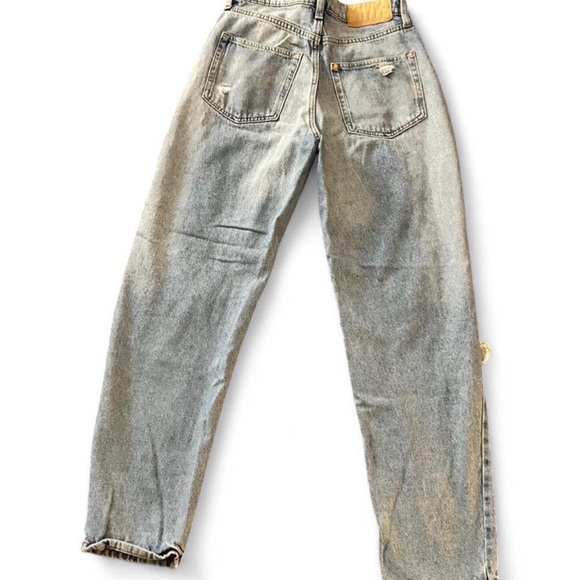 H&M Loose Mom Jeans with Distressed Details - Picture 2 of 6